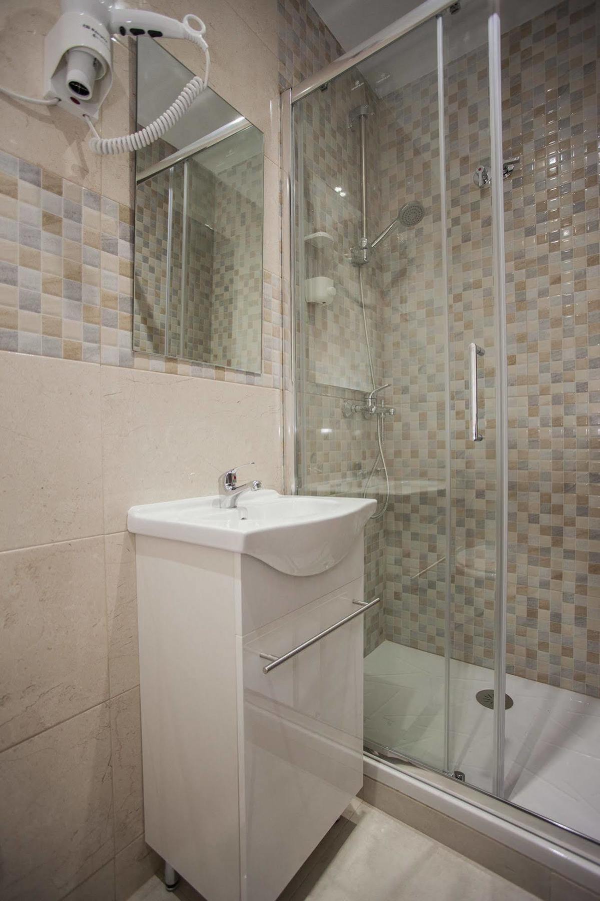 Hostal Rincon De Sol - Centro Madrid - Self Checkin Ngoại thất bức ảnh