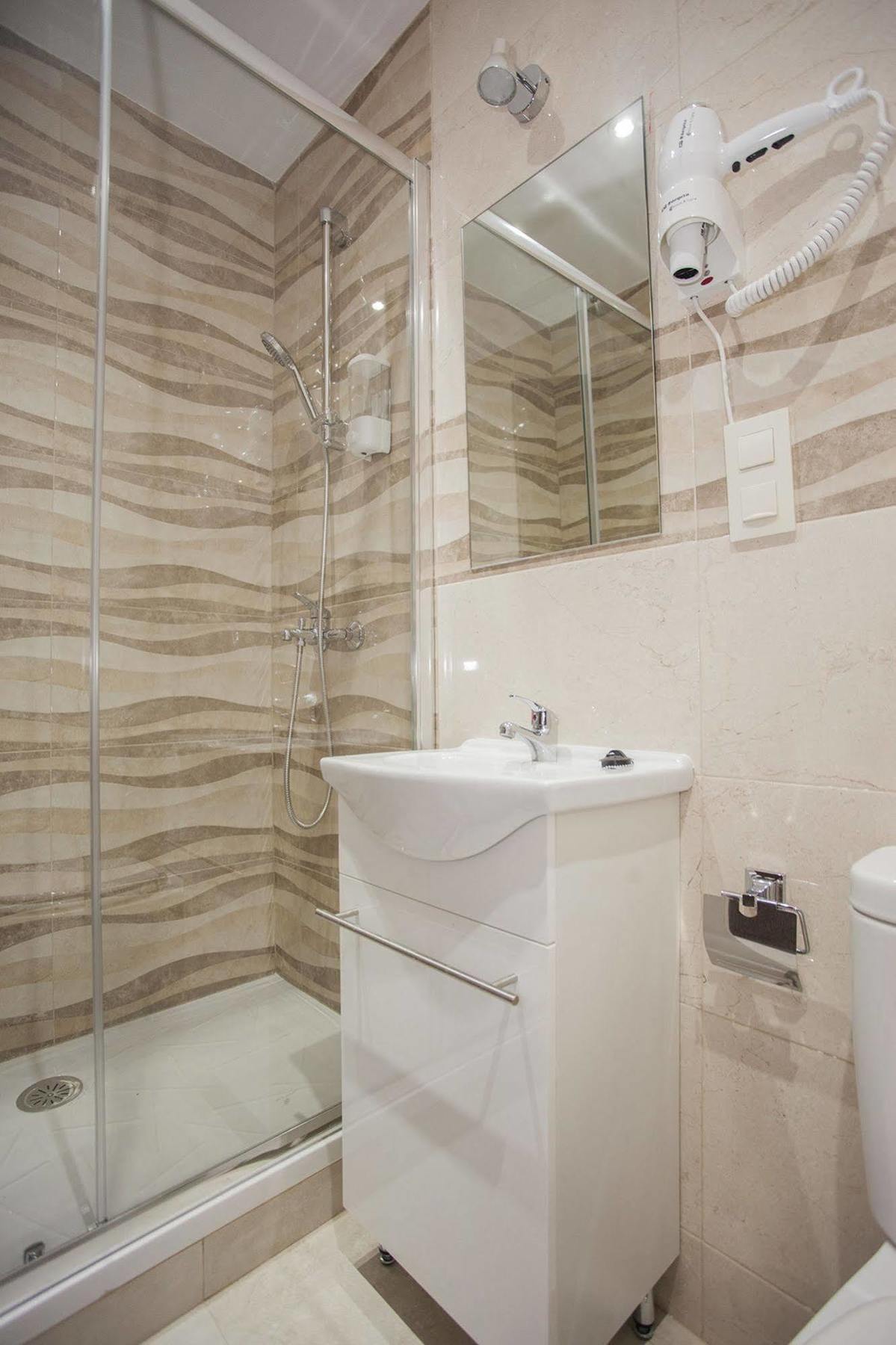 Hostal Rincon De Sol - Centro Madrid - Self Checkin Ngoại thất bức ảnh