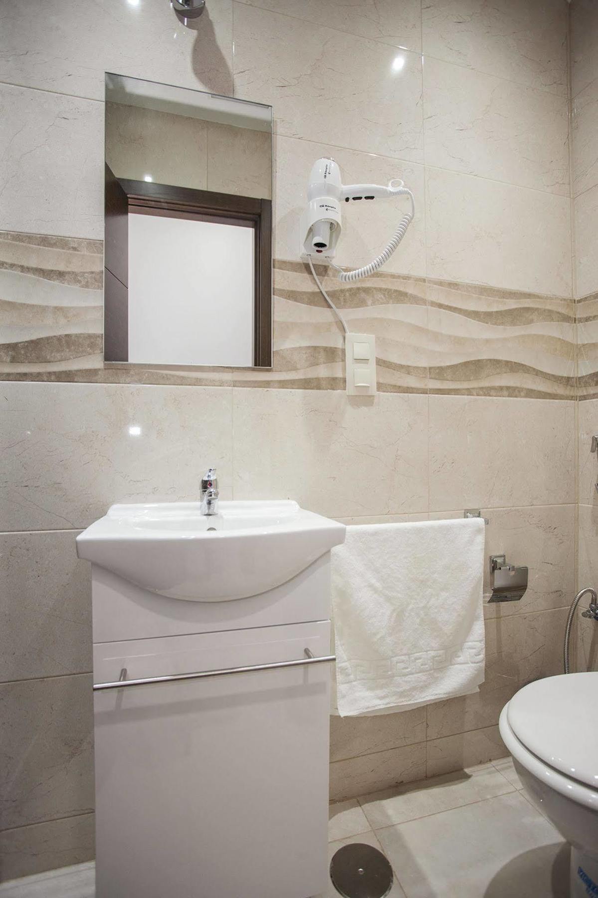 Hostal Rincon De Sol - Centro Madrid - Self Checkin Ngoại thất bức ảnh